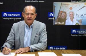 AUS_Issey_Renson contract_signing (1)
