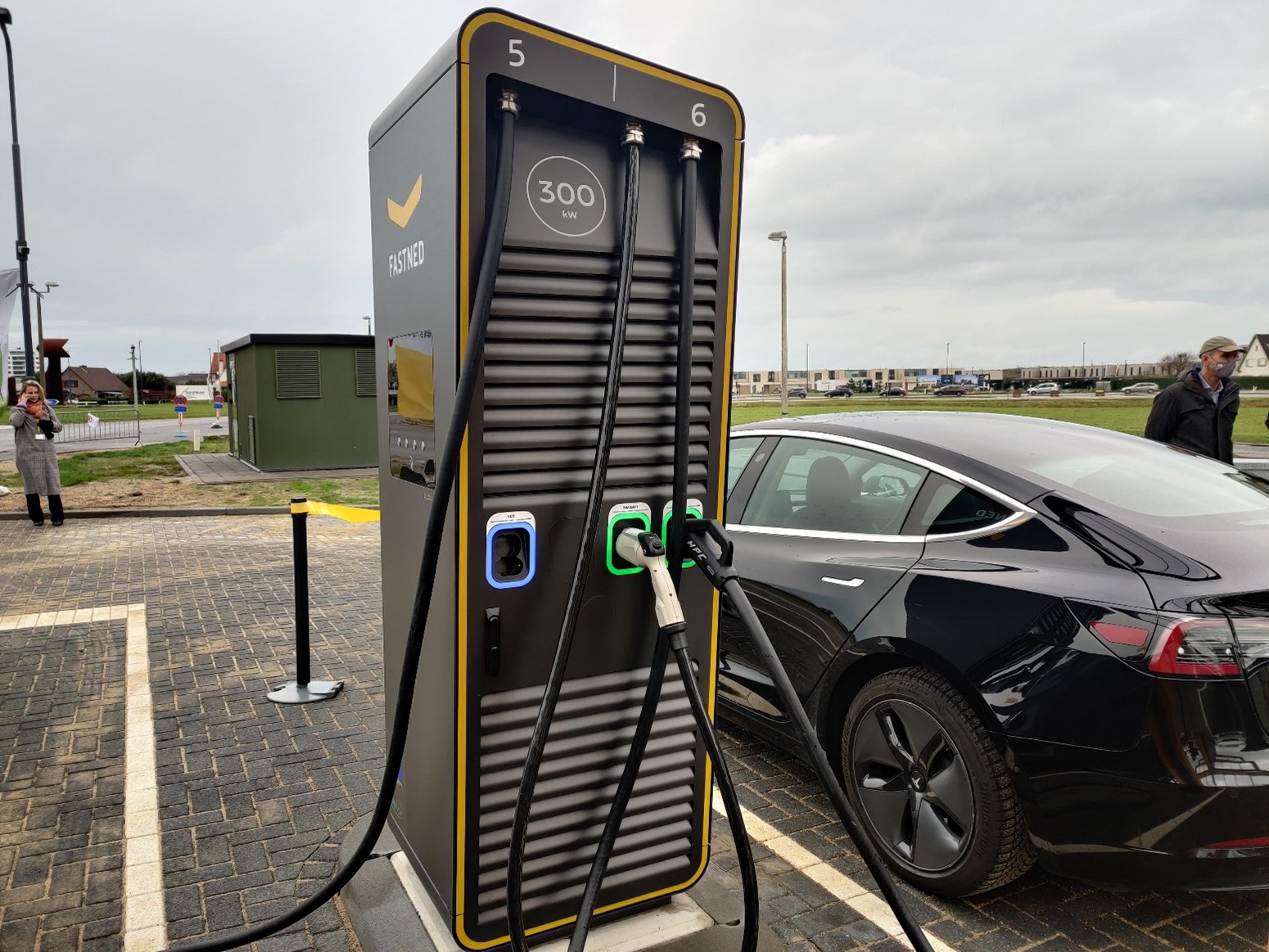 Fastnet Laden Fastned komt met laadstation-shops: primeur is voor Brecht - Made in