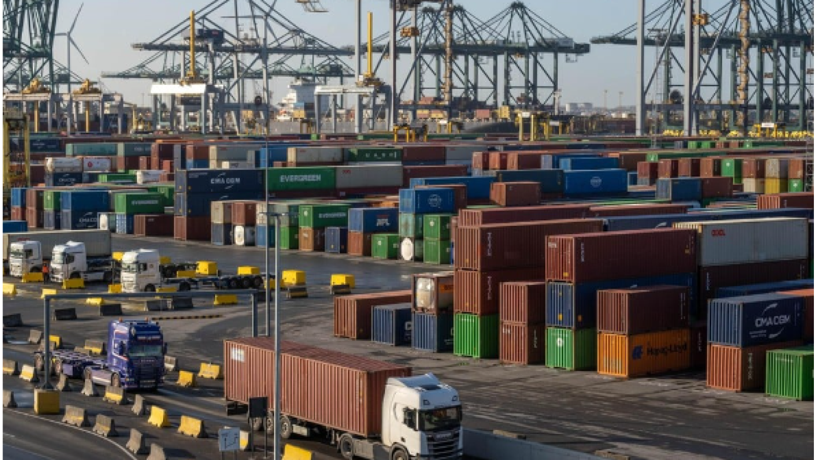 Haven Van Antwerpen Krijgt Eerste Elektrische Containerlift Van Europa 