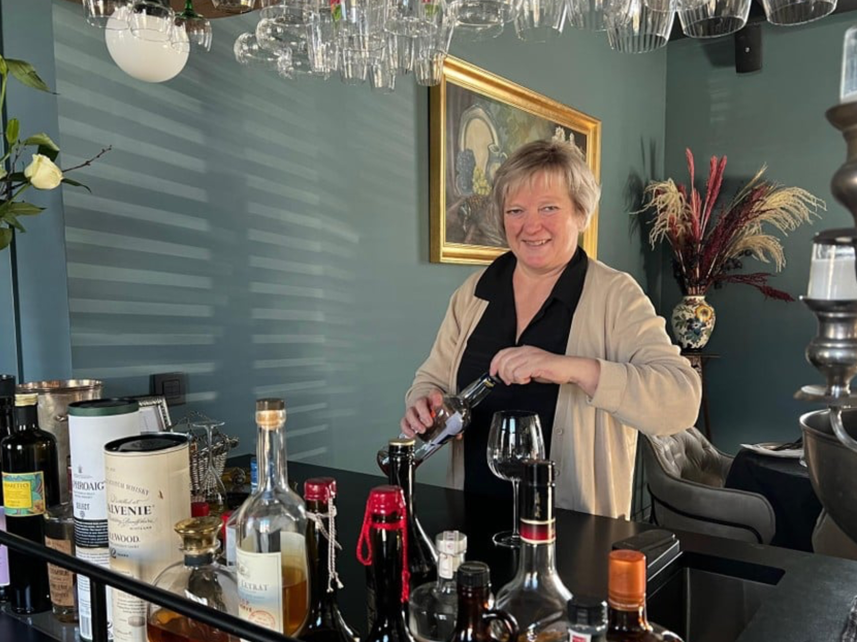 Ingenieur Annie Van de Vel opent De Coupé: eten, slapen en vergaderen ...