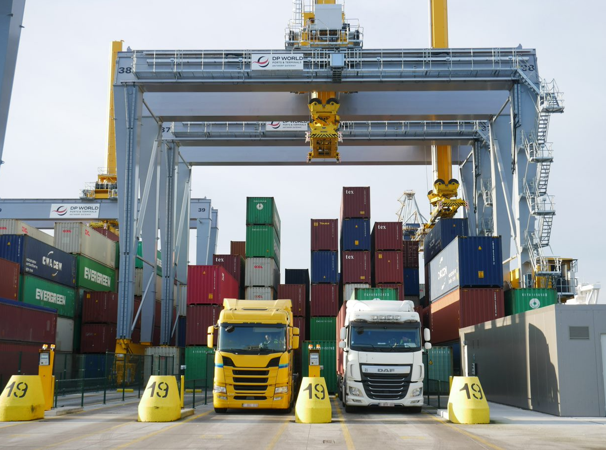 Havenbedrijf DP World werkt voortaan met nieuwe tijdsloten om ...