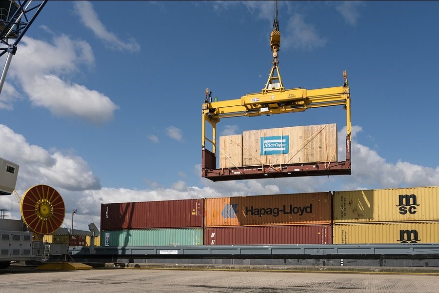 Atlas Copco verscheept 75.000e container via binnenvaart - Made in