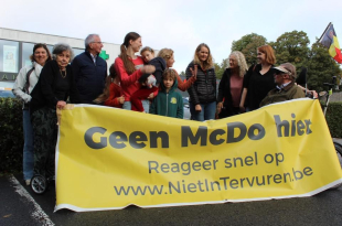 Het actiecomité Niet in Tervuren is tegen opening van McDonald's.