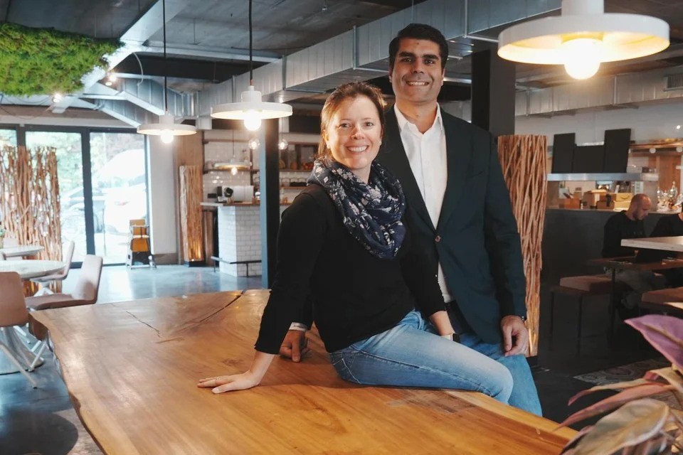 Hun hotels zijn failliet, het keramiekatelier ligt stil: bekroonde