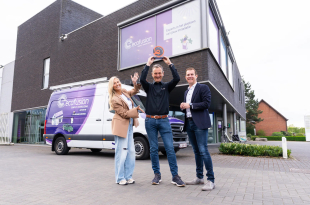 Het familiebedrijf kreeg - uit handen van ex-Miss België en tv-gezicht Celine Van Ouytsel - nu al de Voka Lokaal-award voor de regio Kempen Oost