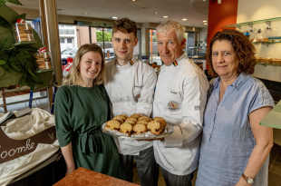 Sus Mens samen met echtgenote Nancy, zoon Jorne en vriendin Paulien.