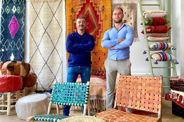Eigenaars Berber Eleganza winkel op de Steendam in Gent