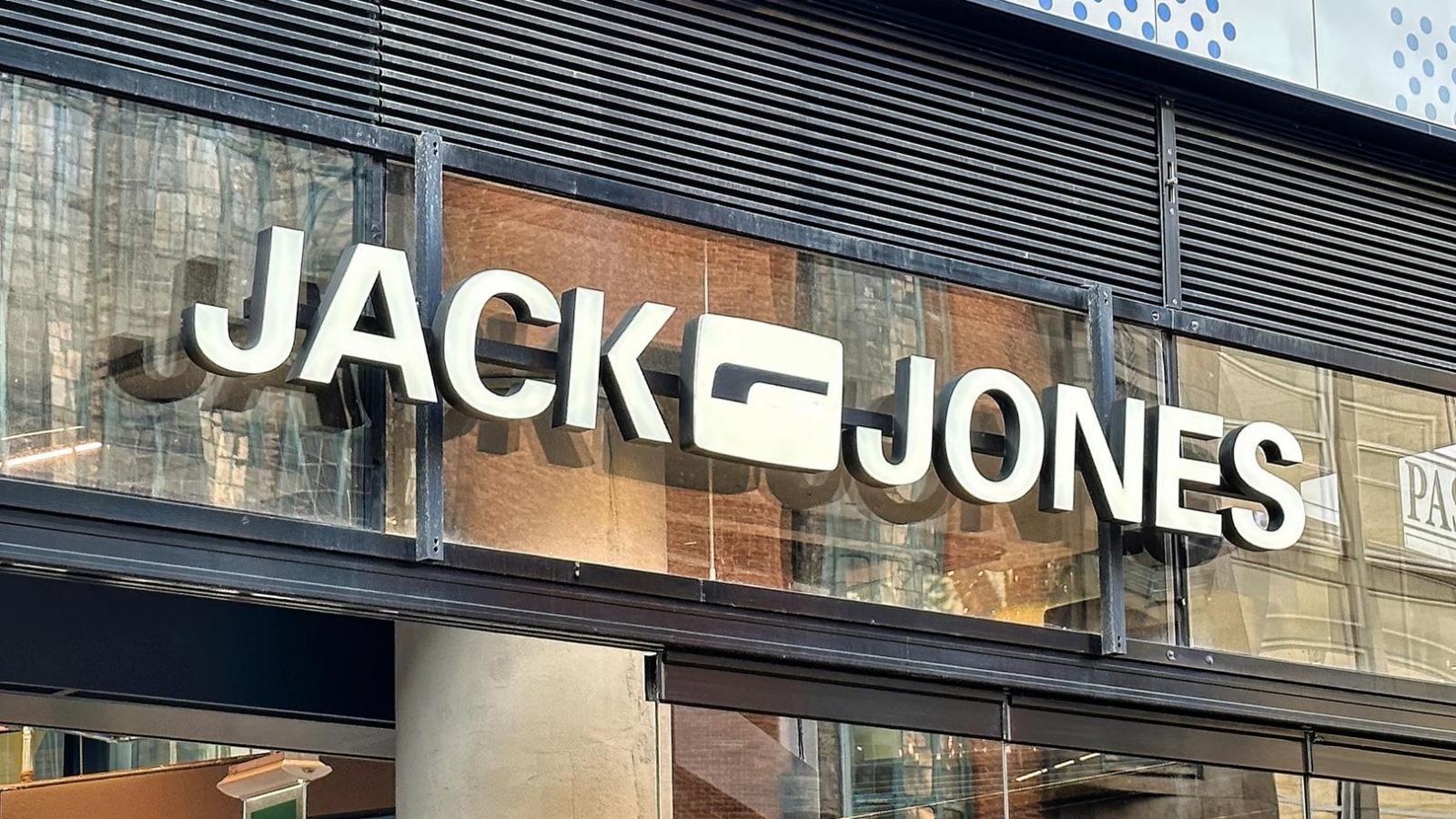 Jack & Jones opent winkels met zusterlabel JJXX