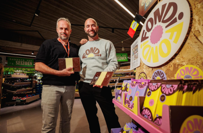 Kristof Merckx van Spar en Bob Brigou van Fondi met de city-collectie.