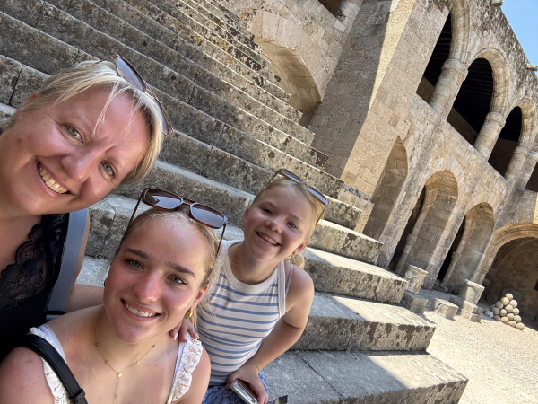 Caroline Van der Steen met haar dochters