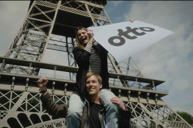 Otto at Eiffel Tower