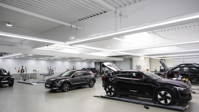VolvoVermant_Mechelen_carrosserie-70-400x225.jpg