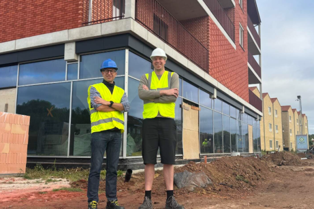 Gedelegeerd bestuurder Bruno De Maeyer en projectmanager Sander Schokkaert voor blok A ‘De Stutterij’ van woonproject Livitia die gekocht werd door Nektari.