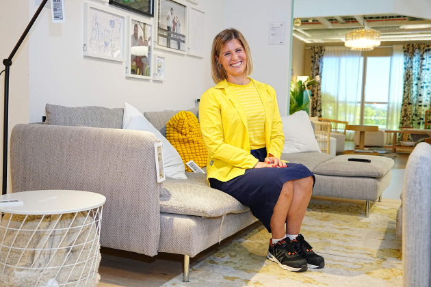 Elena Nikolaeva in haar lievelingssofa