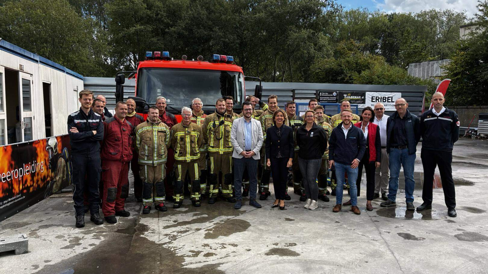 Lokers bedrijf steekt Oost-Vlaams oefencentrum voor brandweer mee in het nieuw