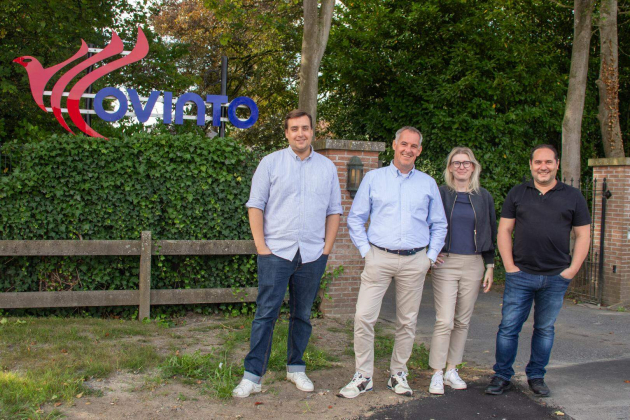 Oprichter Frederick Ronse (tweede van links) en de Ovinto-medewerkers
