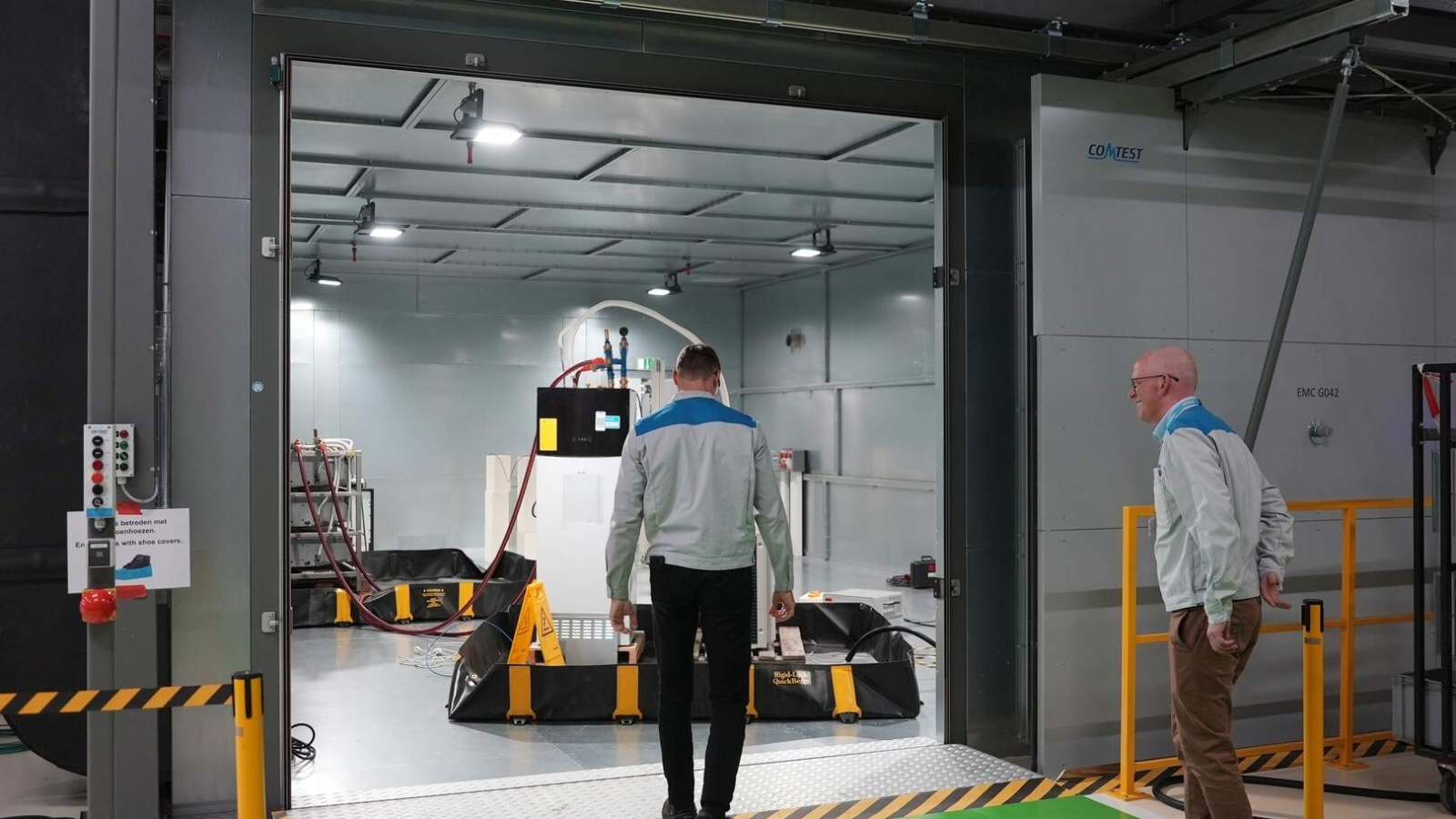 12 verdiepingen, 23 testkamers en plaats voor 700 werknemers nieuw hypermodern onderzoekscentrum geopend