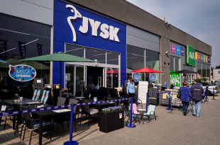 JYSK neemt negen winkels Leen Bakker over en opent zeven nieuwe winkels op Cora-sites