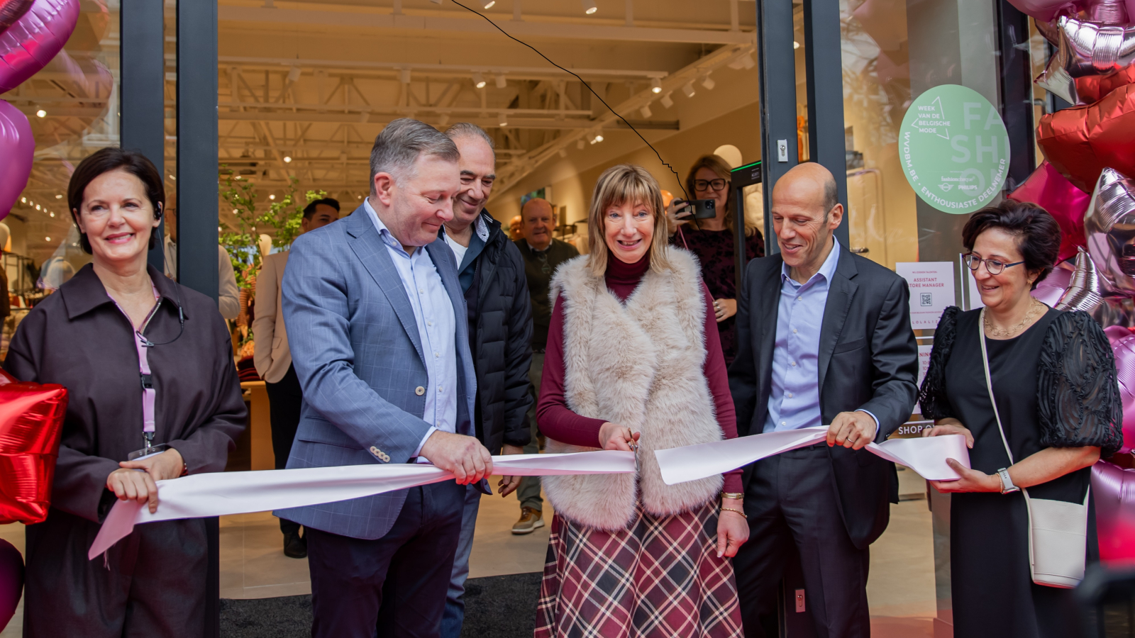 Leen-Van-de-Sande_Lola-Liza-opening_7_