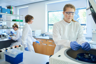 Nici Bush – Encourage women in STEM hero