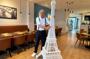 Ooit was het een café ondertussen al jarenlang een gevestigde waarde aan de Grote Markt met zaakvoerder Koen De Neve 51_