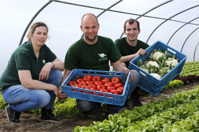 Gebroeders Vercammen slagerij Bovyn slaan de handen in elkaar