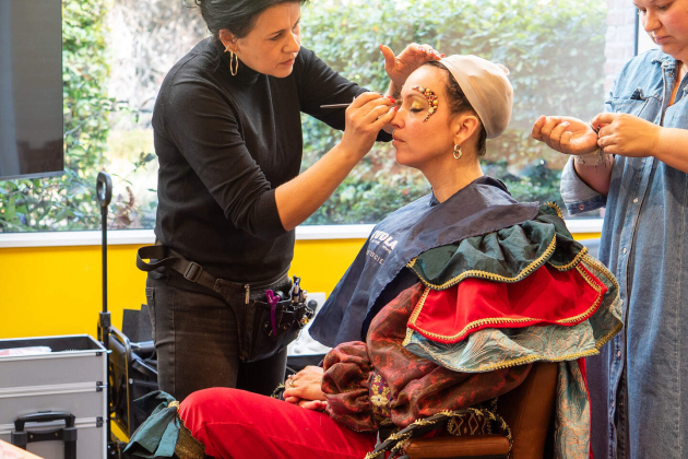 Maker van musicals Deep Bridge in slechte papieren