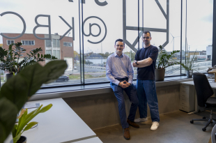 Matthew Spencer en Thomas Cambier, oprichters van FlockScore