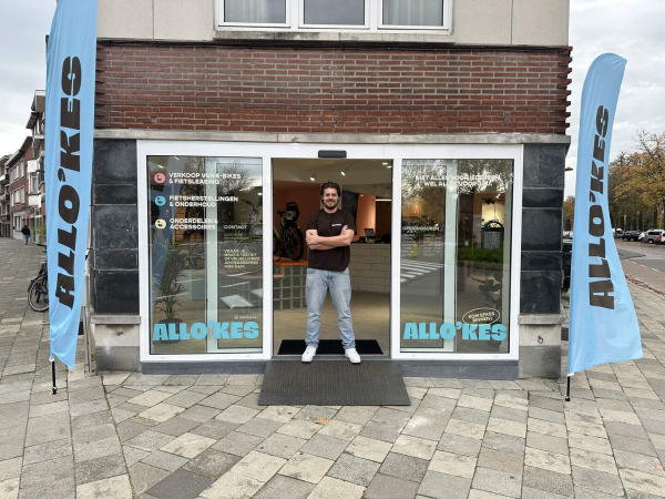 Ruben Vyvermans voor de nieuwe fietsenwinkel