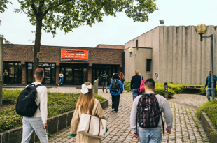 De hogeschool kiest voor een gefaseerde aanpak.