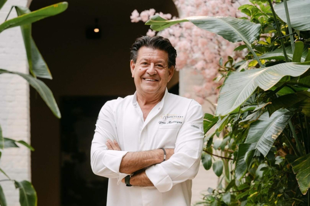 Yves Mattagne in de inkomhal van Botanic Sanctuary Antwerp