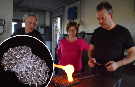 familie-theys-aan-het-werk-in-hun-atelier-in-holsbeek