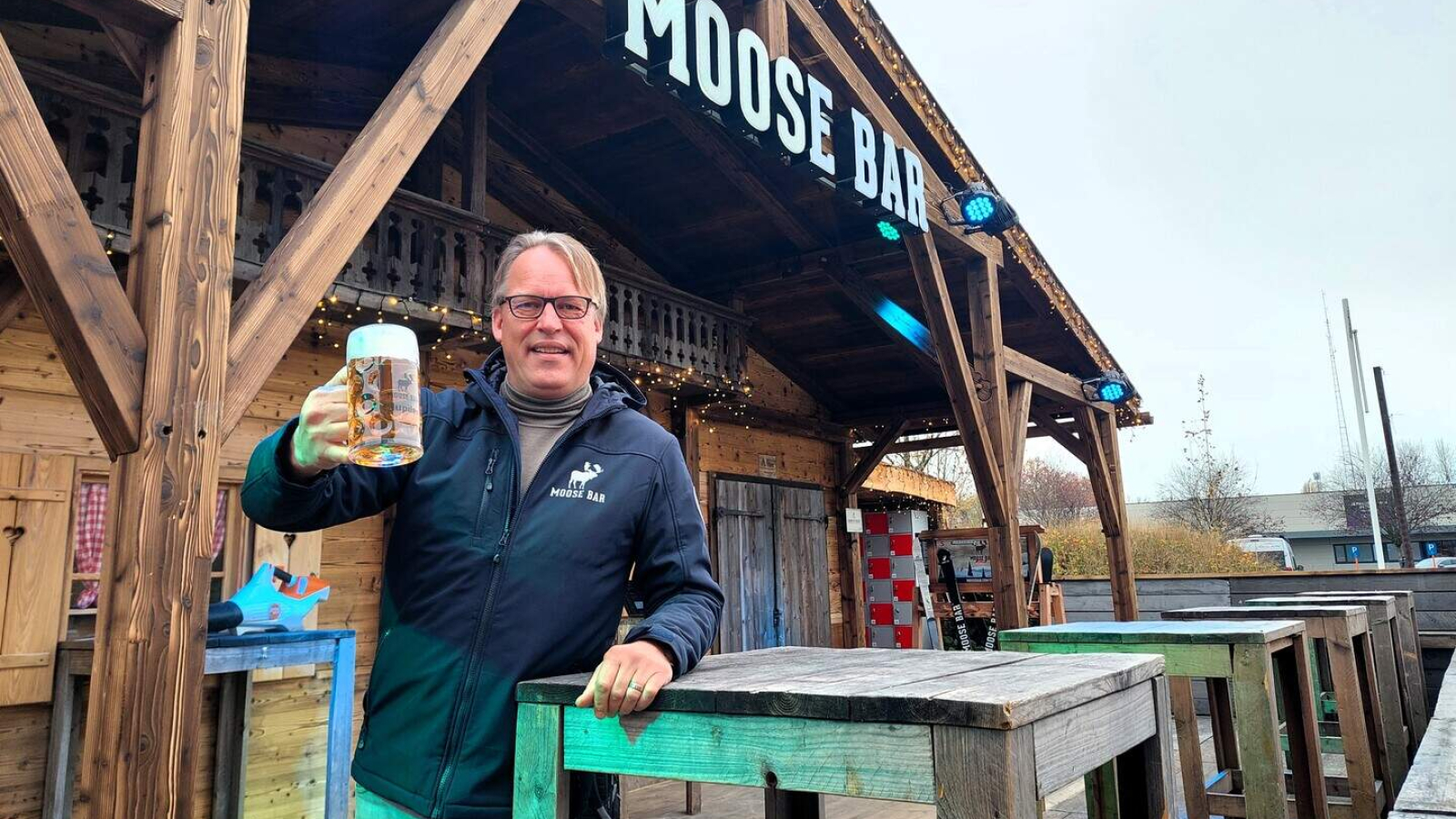 moose bar 1