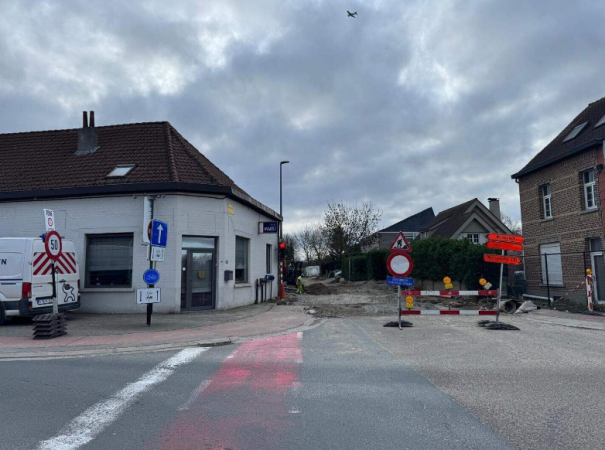 Café 't Nieuw Kwartier omringd door werken