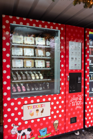 De IJshoeve in Bevel heeft nu ook een automaat