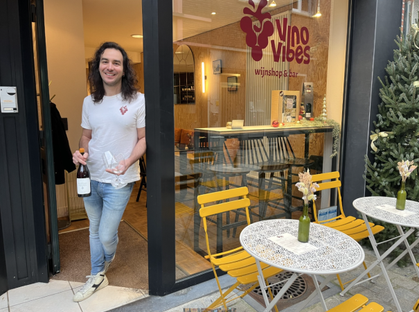 Vincent Smet opent wijnbar VinoVibes in Diest