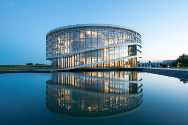 barco hoofdgebouw mooie foto