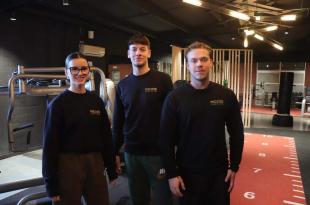 Coaches Julie Goossens Vince Vanderhaegen en clubverantwordelijke Boy Vanriessche zijn de vaste gezichten van Mooze Lifestyle Gym in Ninove_