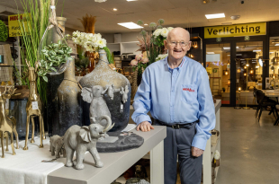 Frans Van de Ven en Rudi van Mega Meubel