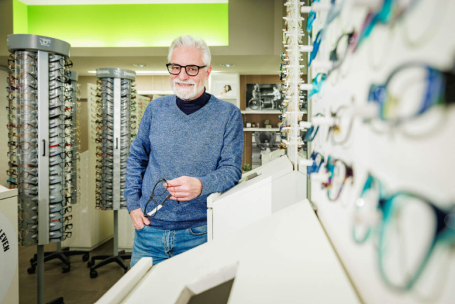 Koen Van Pottelbergh opent tweedehands brillenwinkel Refaced.