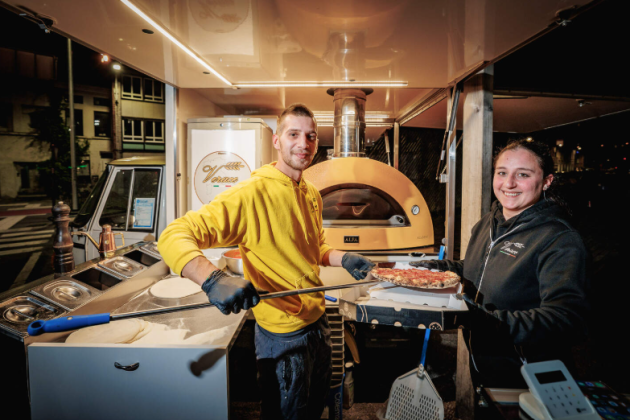Mattia Reho en Silvia D’Aversa ruilen hun foodtruck na 2,5 jaar voor een pizzeria in de binnenstad.