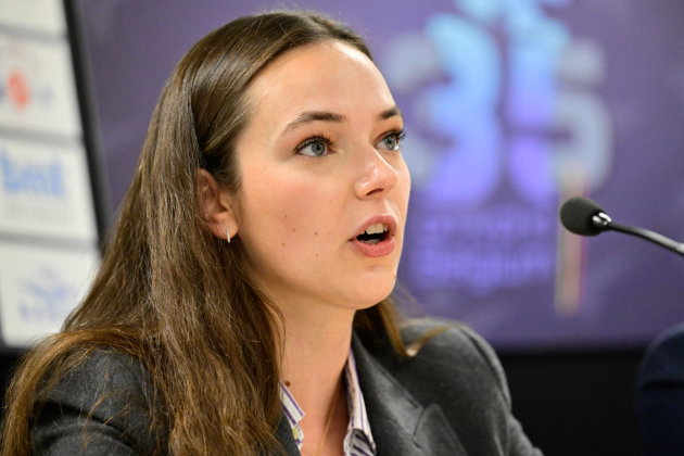 Zelfstandigen krijgen vanaf 2028 recht op één week ouderschapsverlof