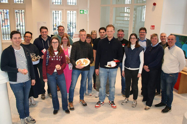 De Lokerse ambachtslui zetten hun beste beentje voor tijdens de Chocolade Pateekesweek_