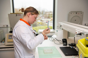 SGS heeft het RS-virus uit een besmette persoon gehaald