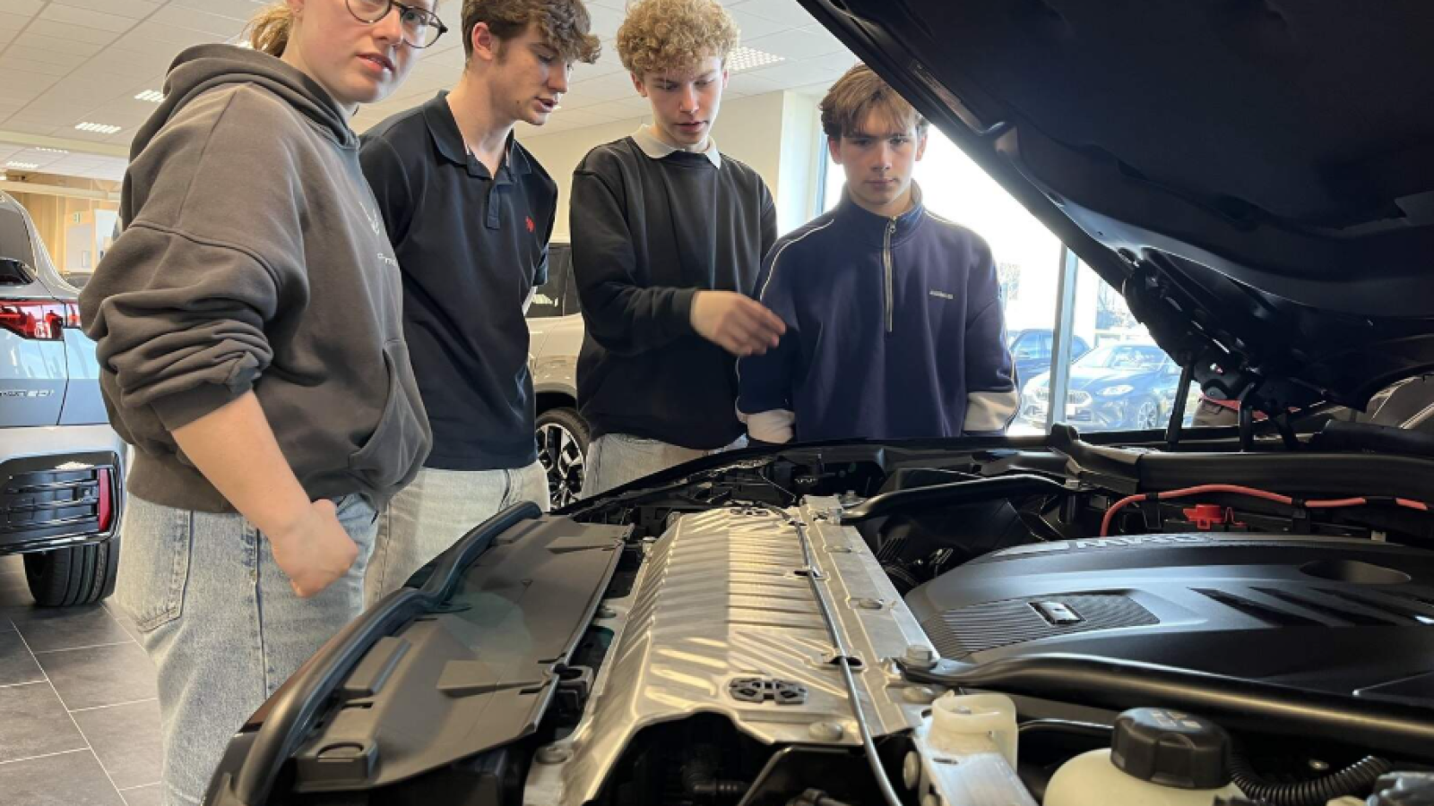 BMW Meeusen schenkt Vito nieuwe auto