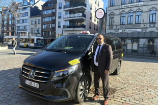Bachir Safi is sinds 2017 zaakvoerder van City Taxi Turnhout