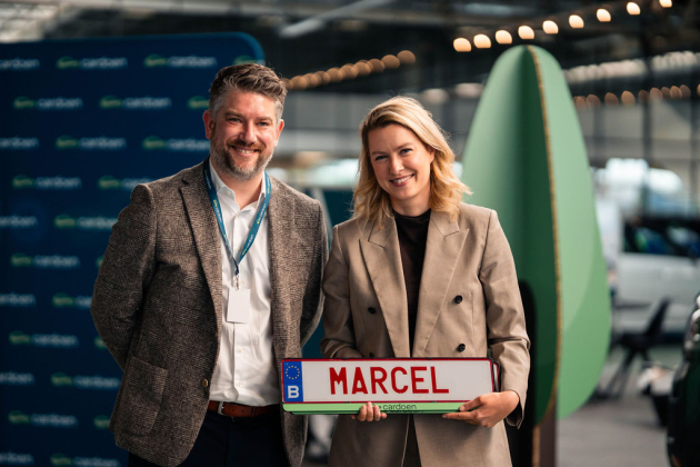 Burgemeester Els van Doesburg bezoekt vernieuwd Cardoen-filiaal in Antwerpen