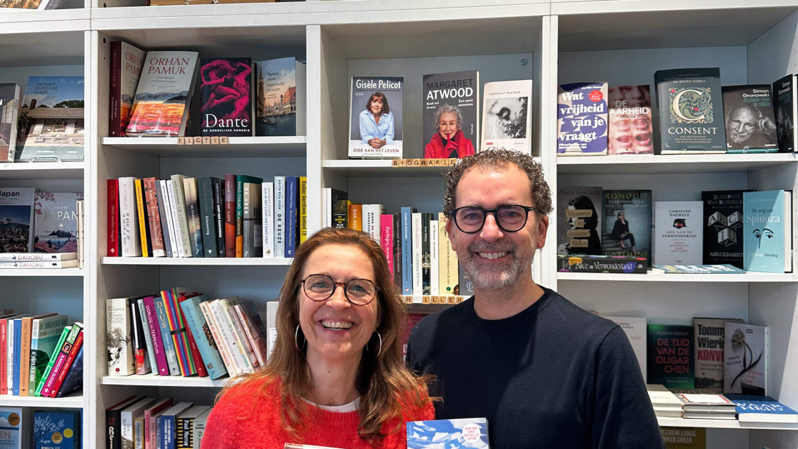 Chris Verhecken en Lies Scheerlinck zijn op zoek naar een overnemer voor hun bekende boekenwinkel Letters Co_