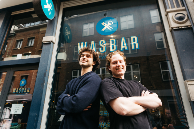 Florjan en Jonathan openen eerste franchisewinkel van WASBAR in Antwerpen