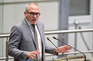 POLITICS FLEMISH PARLIAMENT PLENARY SESSION